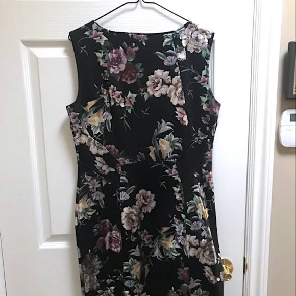 🖤🌸 💃Beautiful Enfocus Black Floral Dress - Picture 5 of 9